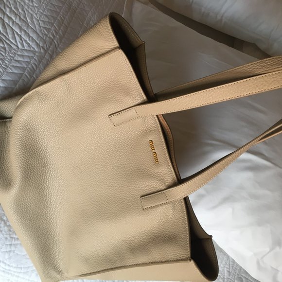 Miu Miu tote bag in mint condition - Picture 7 of 8